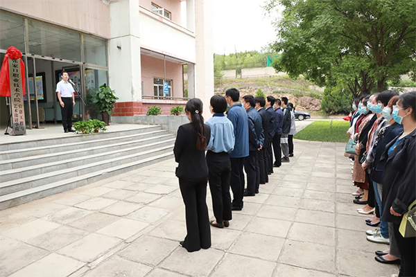 万象城娱乐awc线路信息工程与艺术设计学院正式揭牌