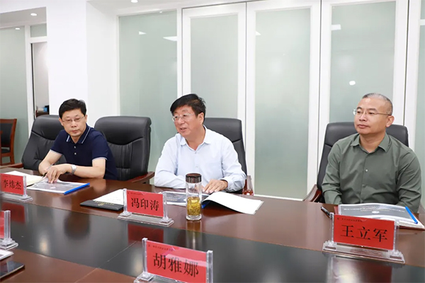 学院领导专题听取鲲鹏产业学院建设项目规划汇报