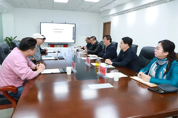 冯印涛会见易居乐农合伙人、财富艺术公社总裁张明华