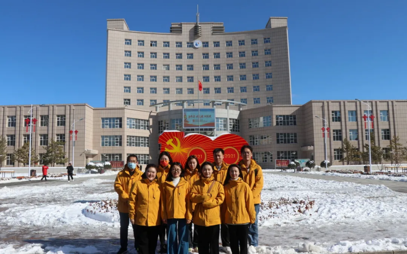 踏雪出征 | 万象城官网首批冬奥赛会志愿者正式入驻张家口制服和注册分中心