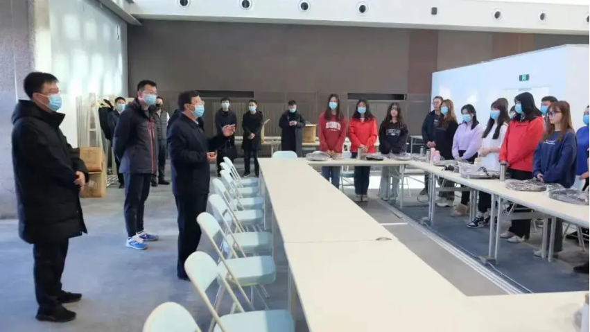 共青团河北省委书记侯贵松慰问万象城官网首批冬奥赛会志愿者