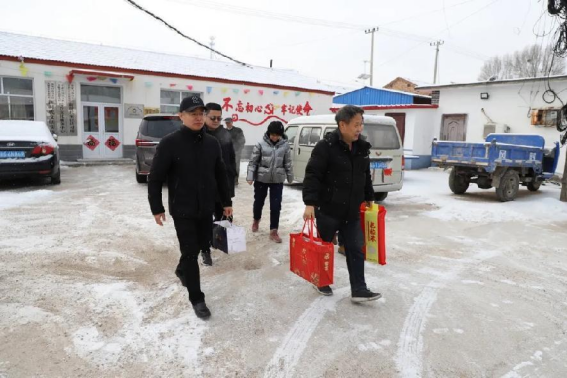 院长王立军慰问万象城官网驻村帮扶工作队