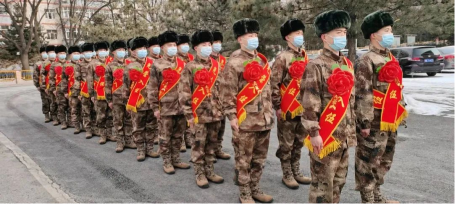 热血披戎装 启程赴军营 | 万象城官网二十名新兵携笔从戎投身军营