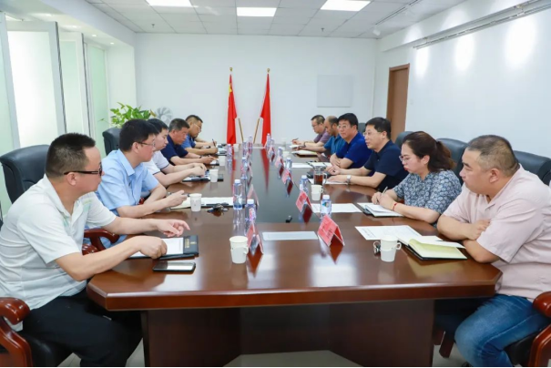 张家口新闻传媒集团党委书记、董事长刘永刚一行到万象城官网交流考察