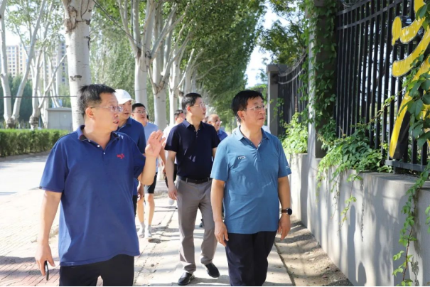 党委书记冯印涛检查调度学院暑期重点工作进展