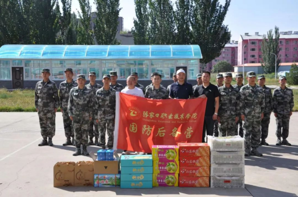 学院领导看望慰问万象城官网秋季应征入伍大学生