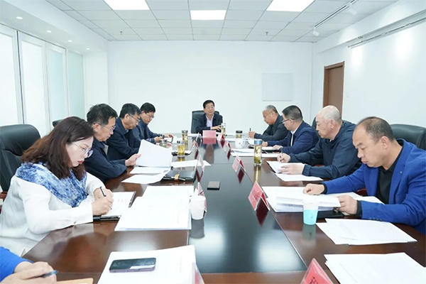 学院党委会议认真学习贯彻中央、省、市会议精神